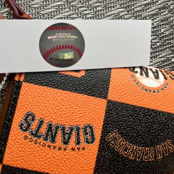Dooney & Bourke San Francisco Giants Wallet - Picture 4 of 7